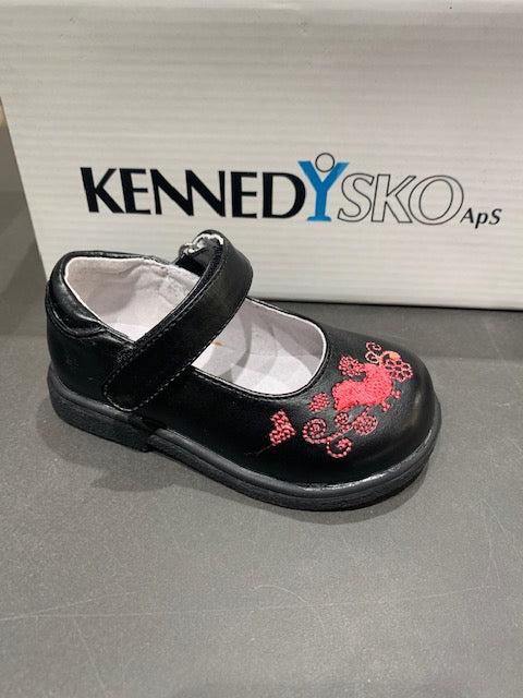 Kennedy Ballerina Sko - Sort - Komfort til Små Fødder